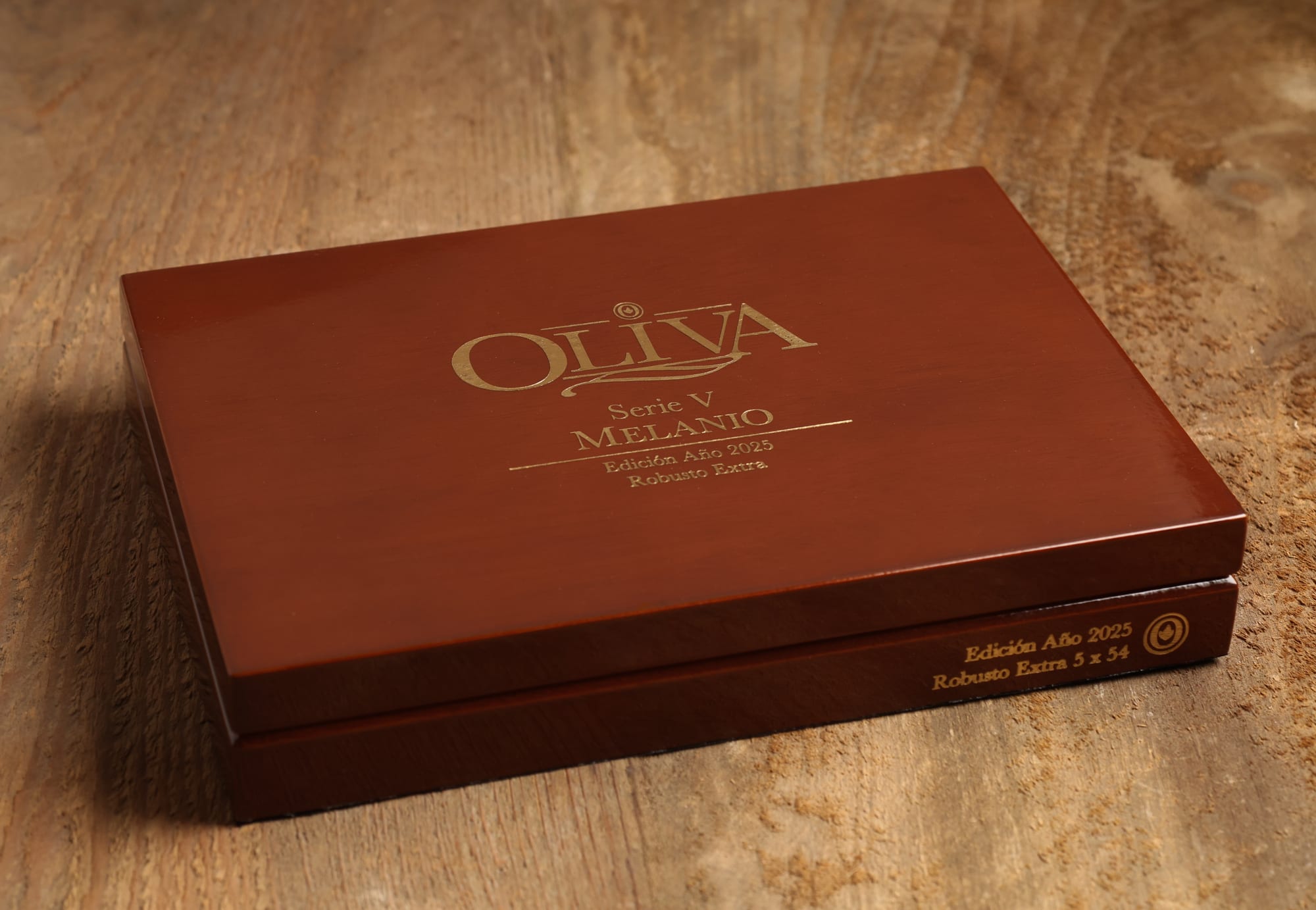 Oliva Serie V Melanio Edición Año 2025 Robusto Extra